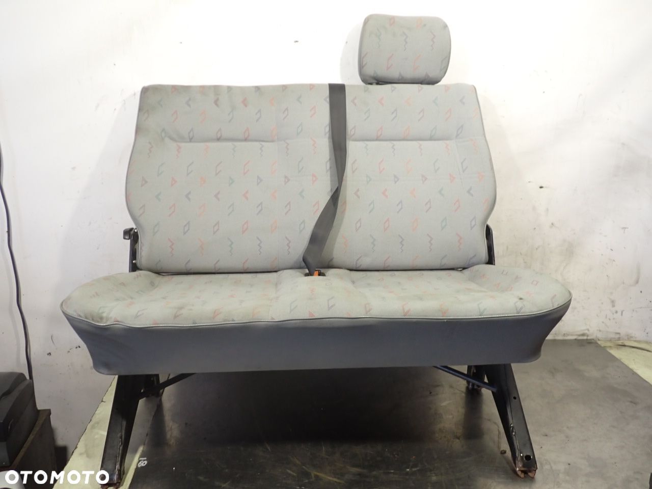 FOTEL BLIŹNIAK DRUGI RZĄD VOLKSWAGEN T4 TRANSPORTER 1.9 - 1