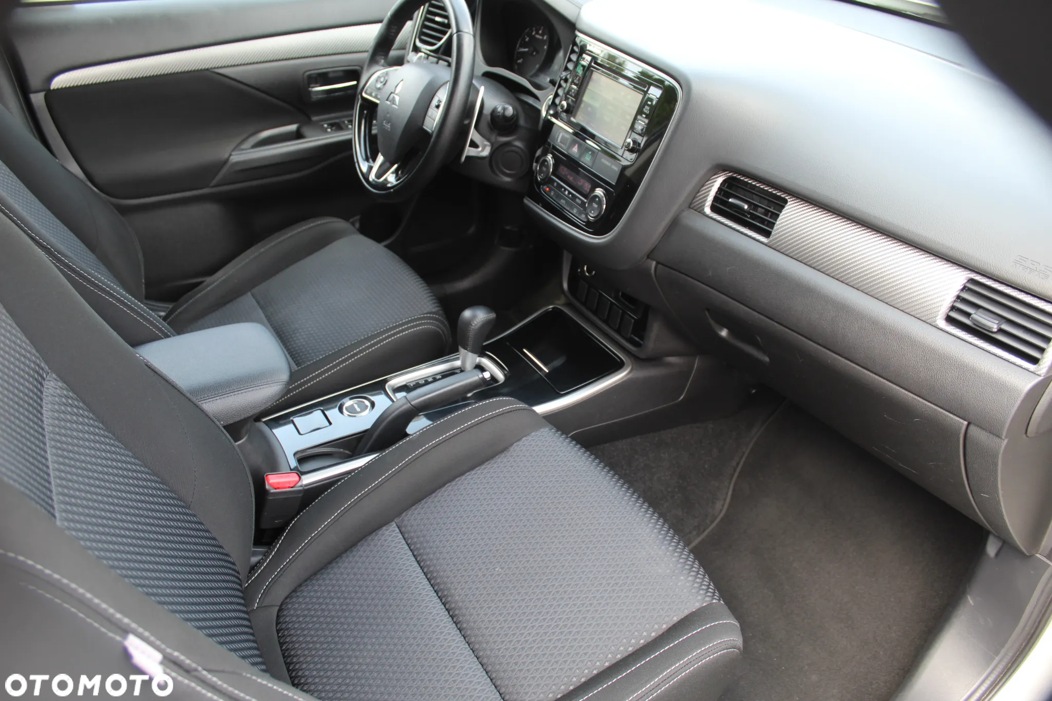 Mitsubishi Outlander 2.0 Intense + 4WD CVT - 10