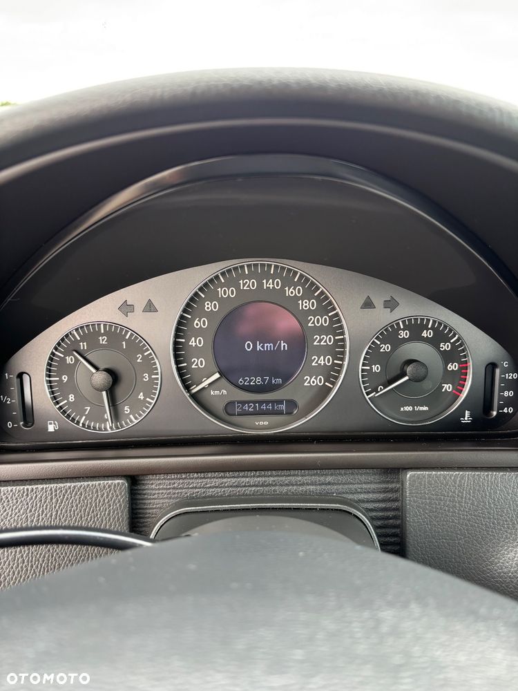 Mercedes-Benz CLK - 12