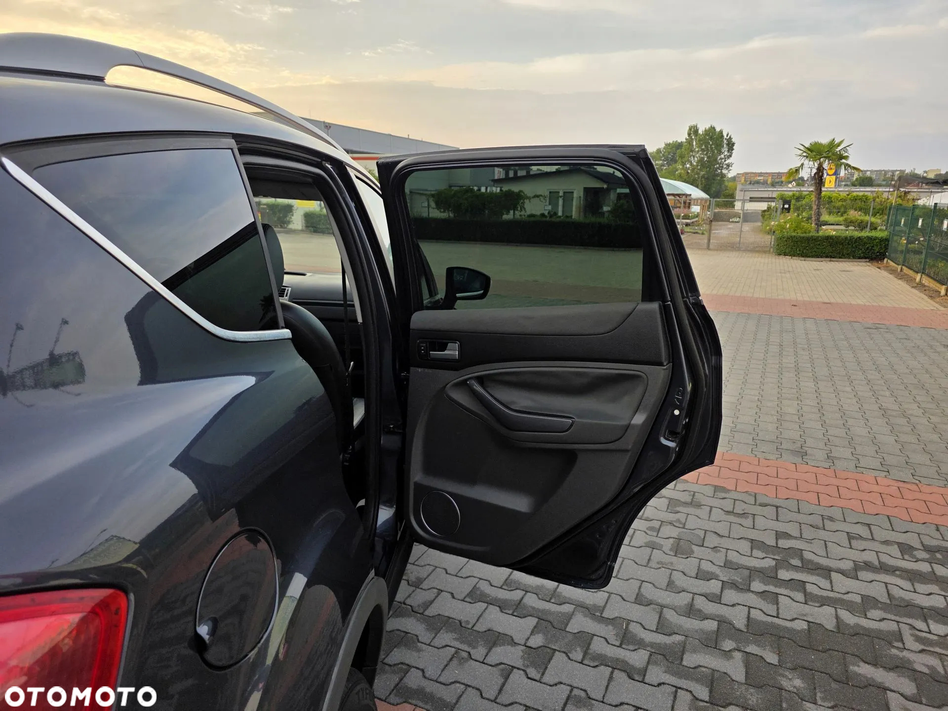 Ford Kuga 2.0 TDCi 2x4 Titanium - 13