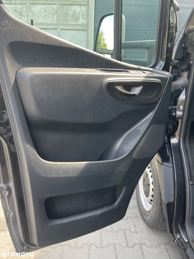 Mercedes-Benz Sprinter - 15
