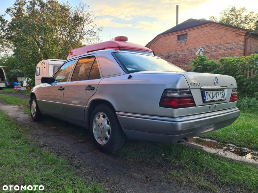 Mercedes-Benz Klasa E 250 D - 4