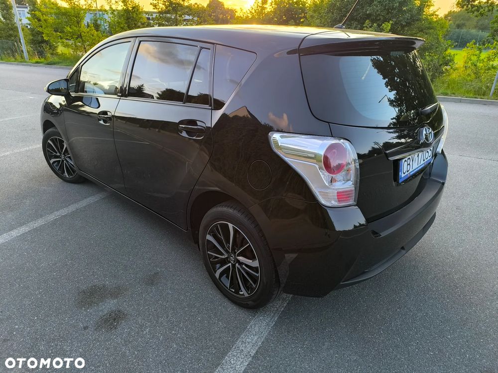 Toyota Verso 1.8 Premium 7os EU6 - 4