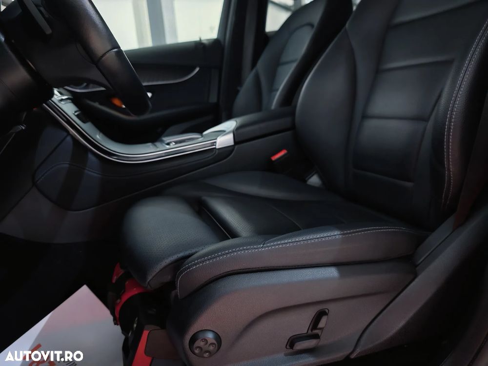Mercedes-Benz GLC 300 de 4Matic 9G-TRONIC - 11