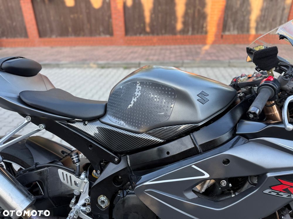 Suzuki GSX-R - 10