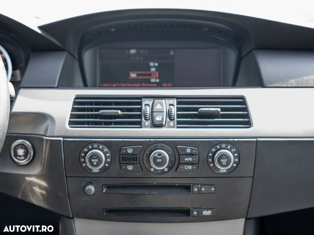 BMW Seria 5 523i - 12