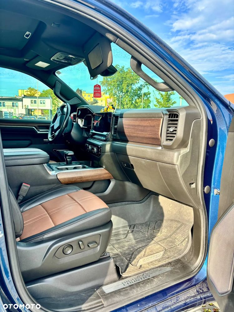 Chevrolet Silverado - 21