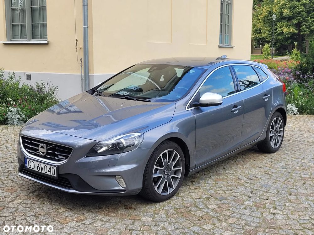 Volvo V40 D2 Drive-E R-Design Momentum - 10