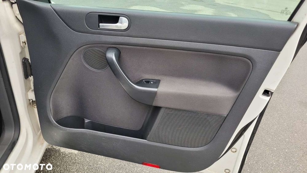 Volkswagen Golf Plus - 31