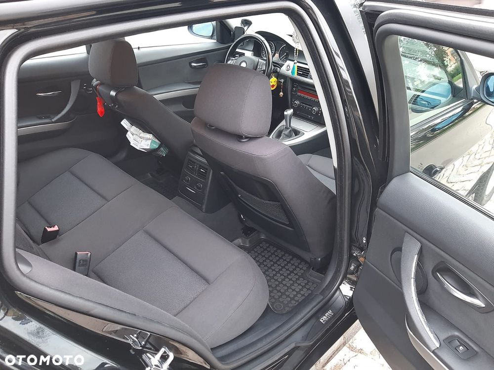 BMW Seria 3 318d - 10
