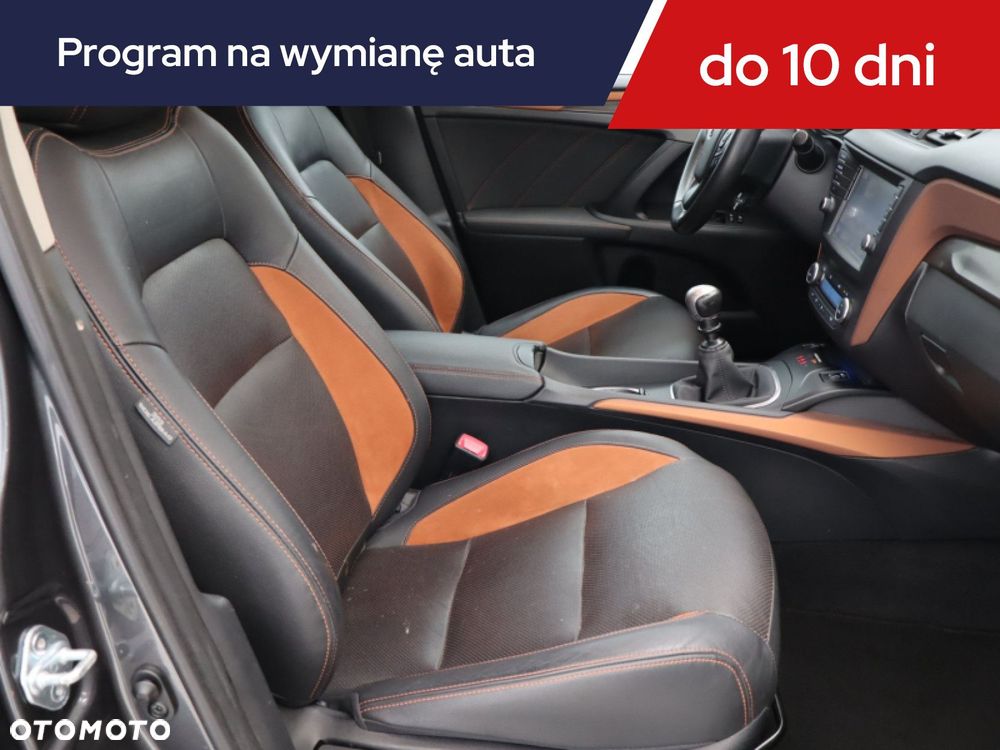 Toyota Avensis - 11
