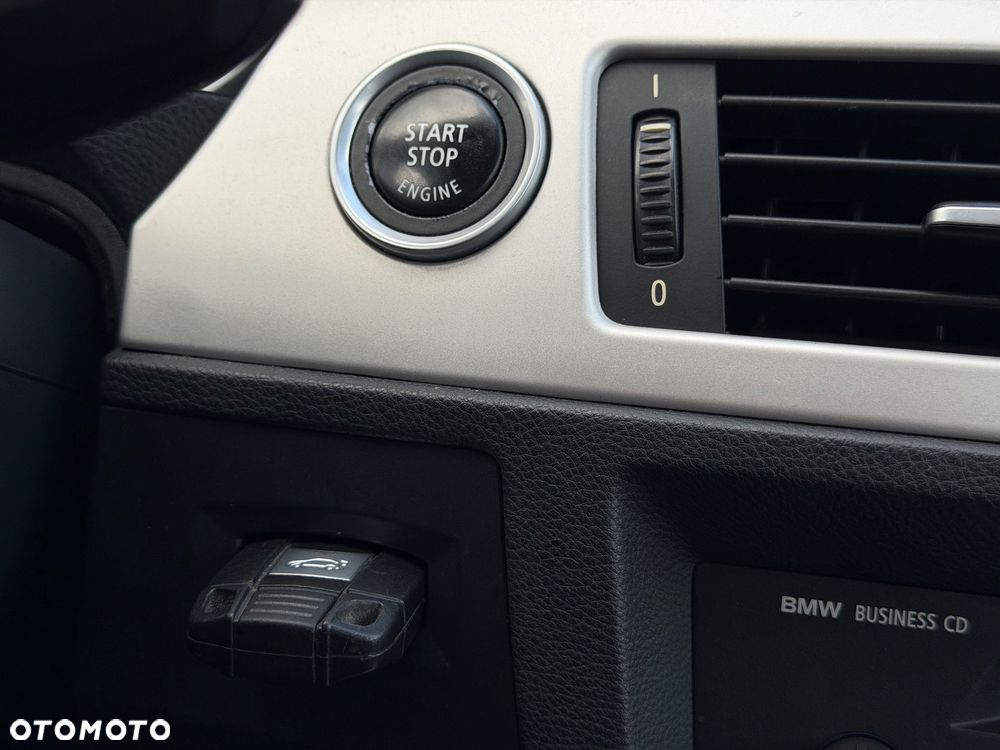 BMW Seria 3 320i Edition Sport - 19