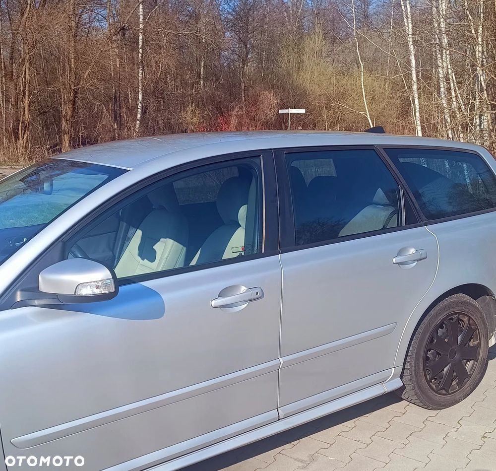 Volvo V50 2.0D Momentum - 5