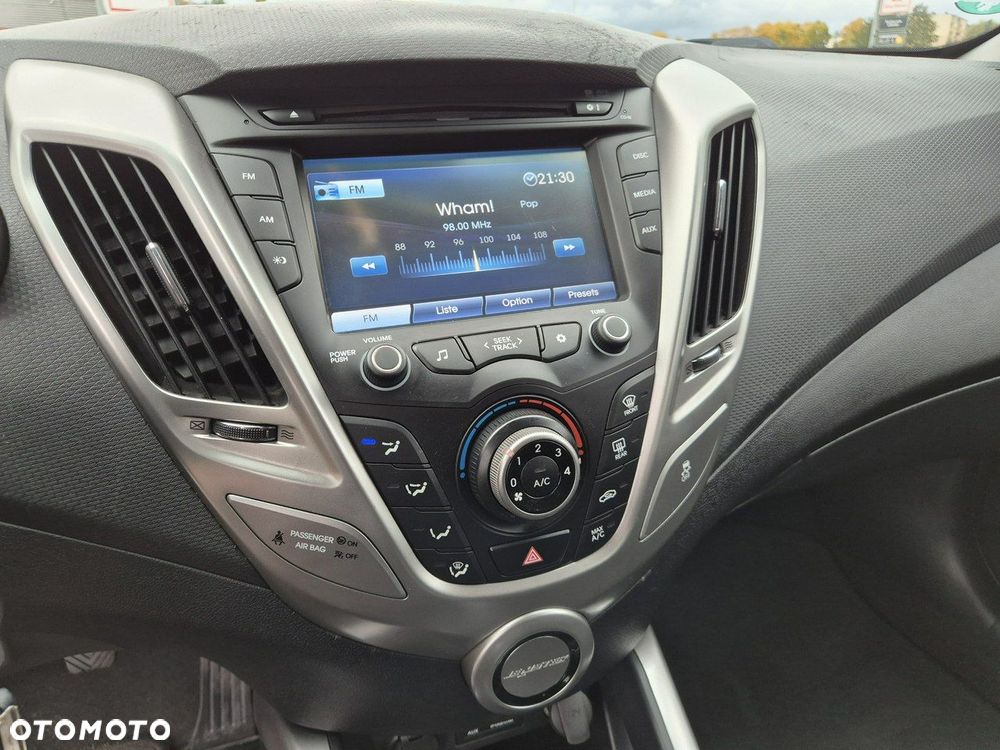 Hyundai Veloster - 19