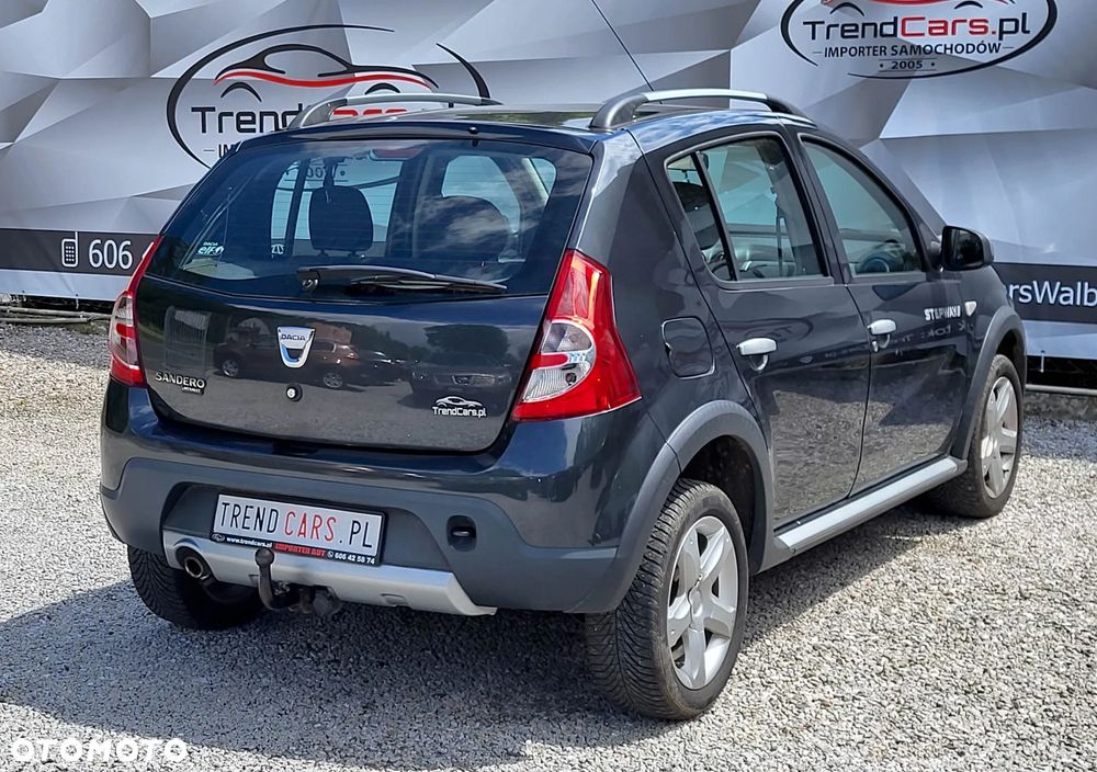 Dacia Sandero Stepway 1.6 - 7