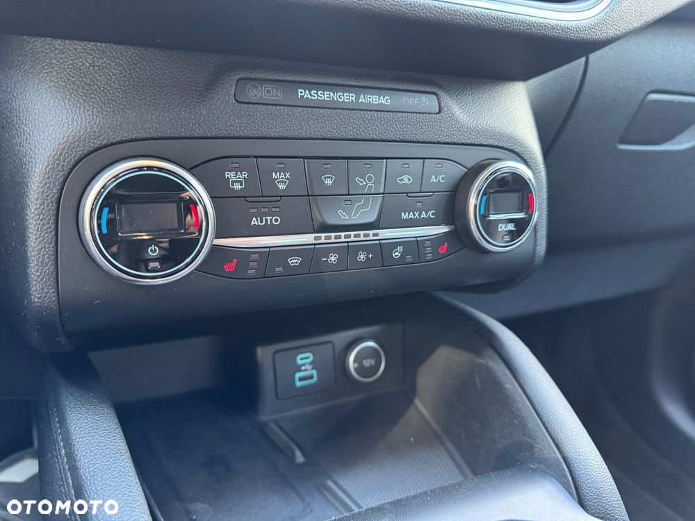 Ford Kuga 1.5 EcoBoost TITANIUM - 8