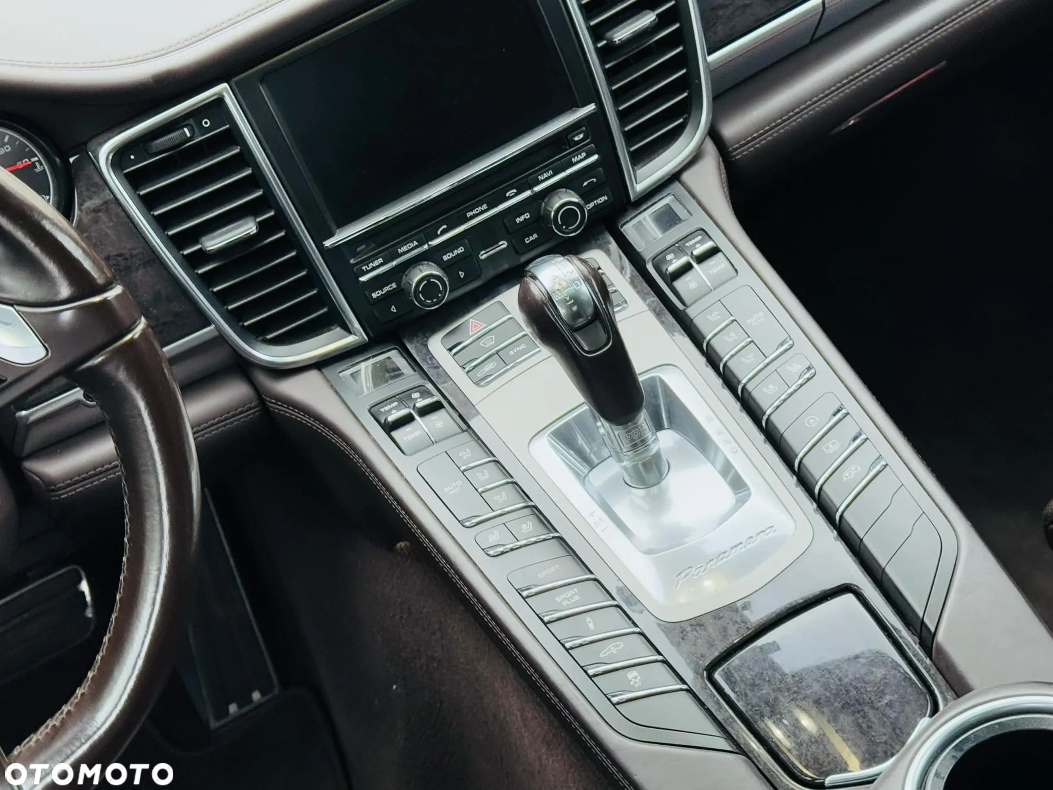 Porsche Panamera Turbo Executive - 32