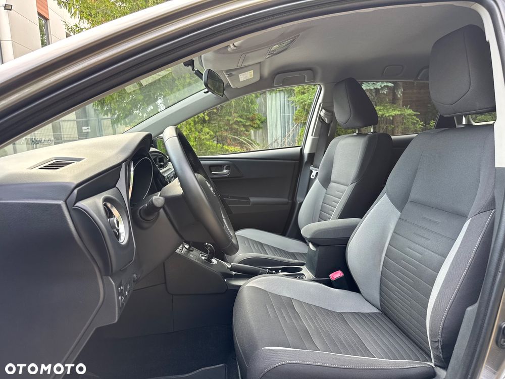 Toyota Auris Hybrid 135 Premium - 13