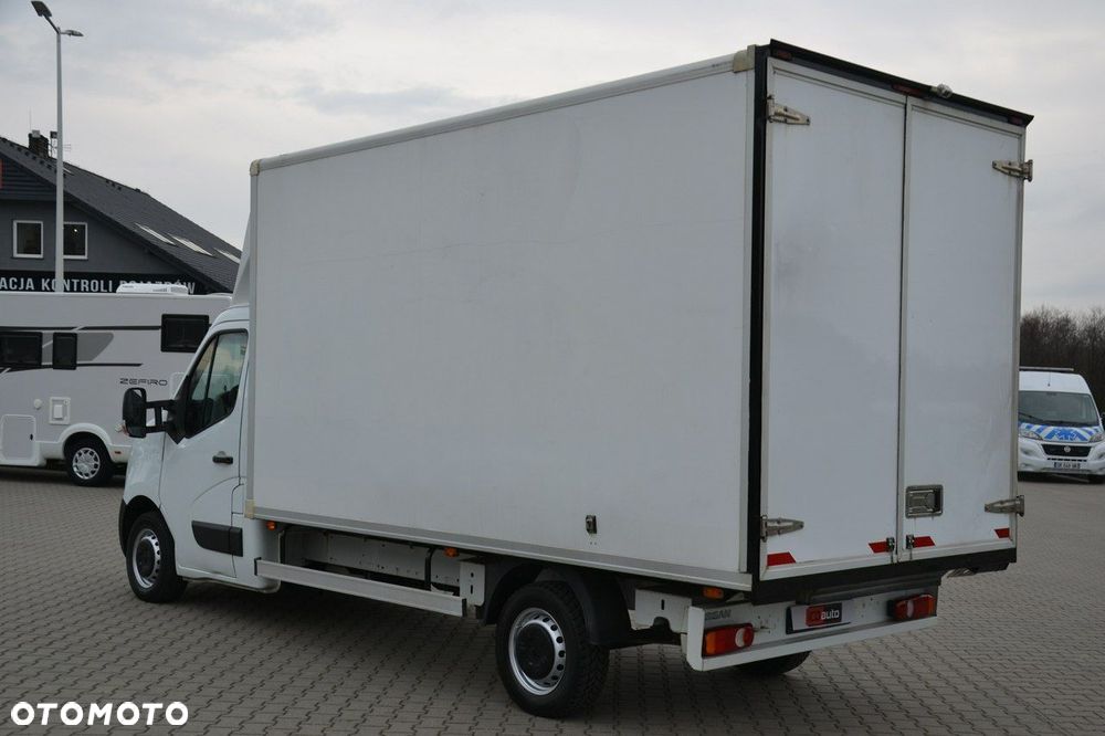 Nissan NV 400 - 5