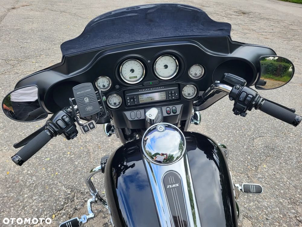 Harley-Davidson Touring Street Glide - 2