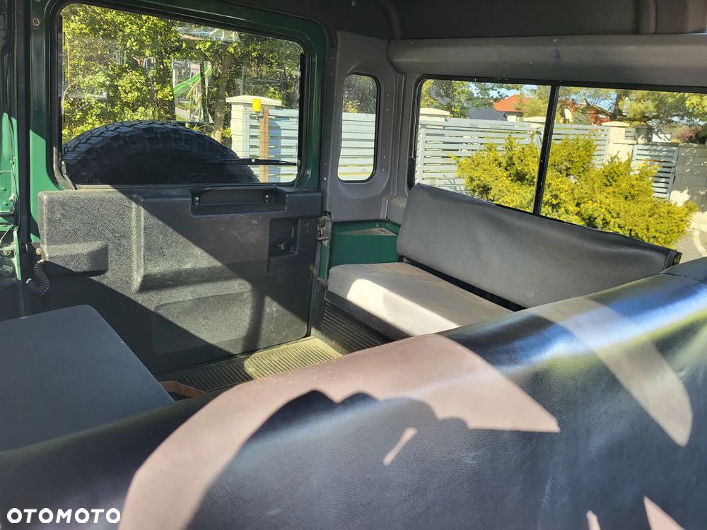 Land Rover Defender - 8