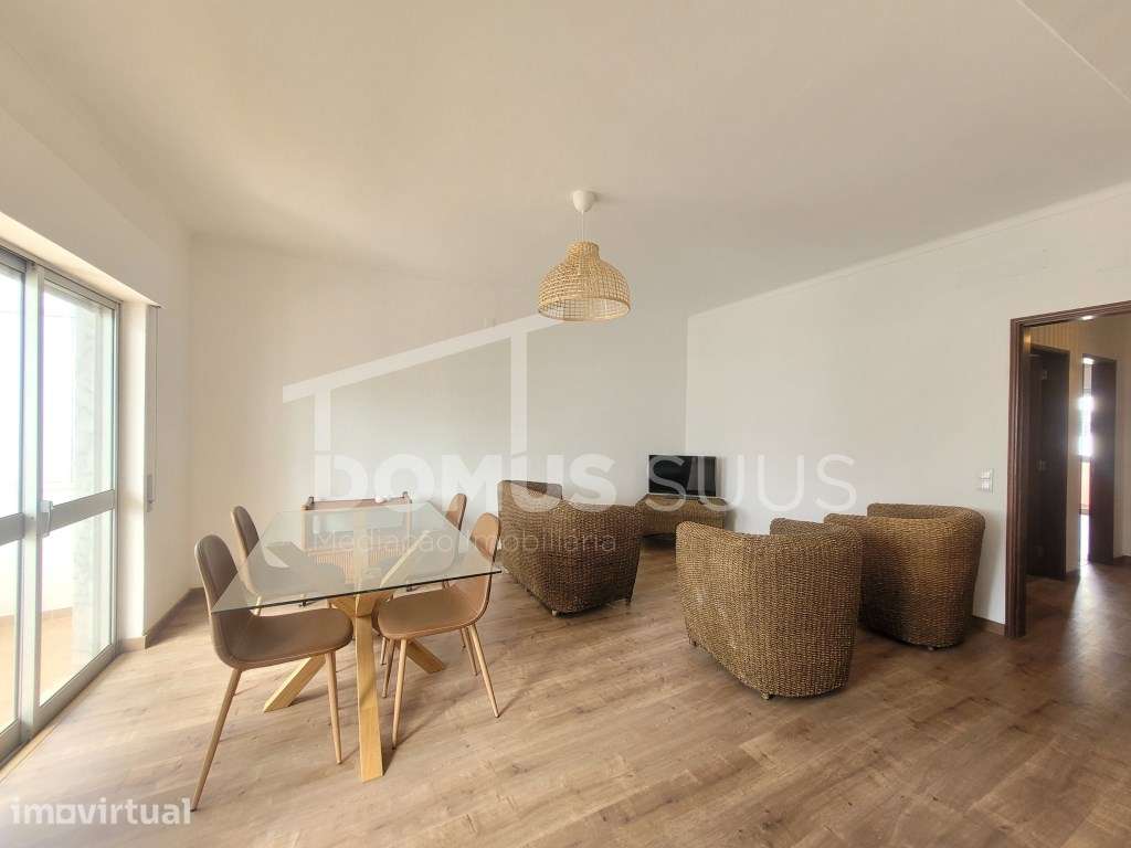 Apartamento T2 mobilado, com terraço para arrendamento - Grande imagem: 3/13