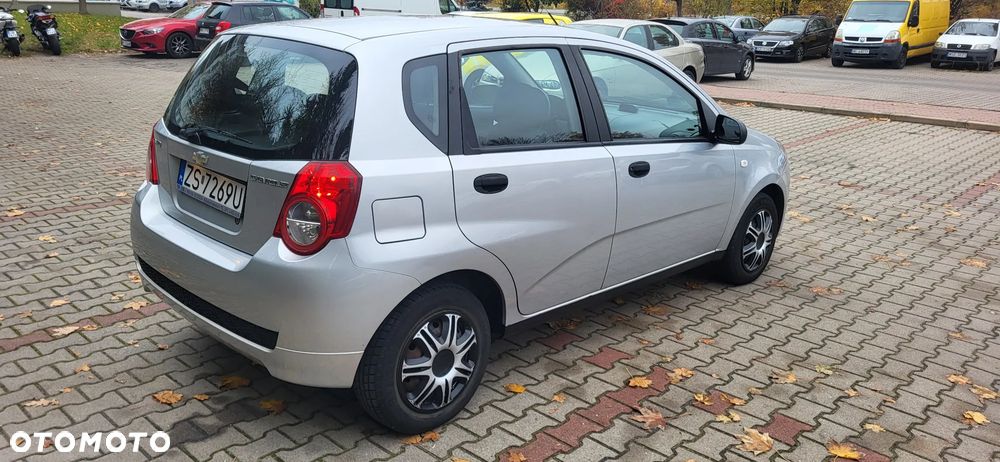 Chevrolet Aveo 2010 photo 3