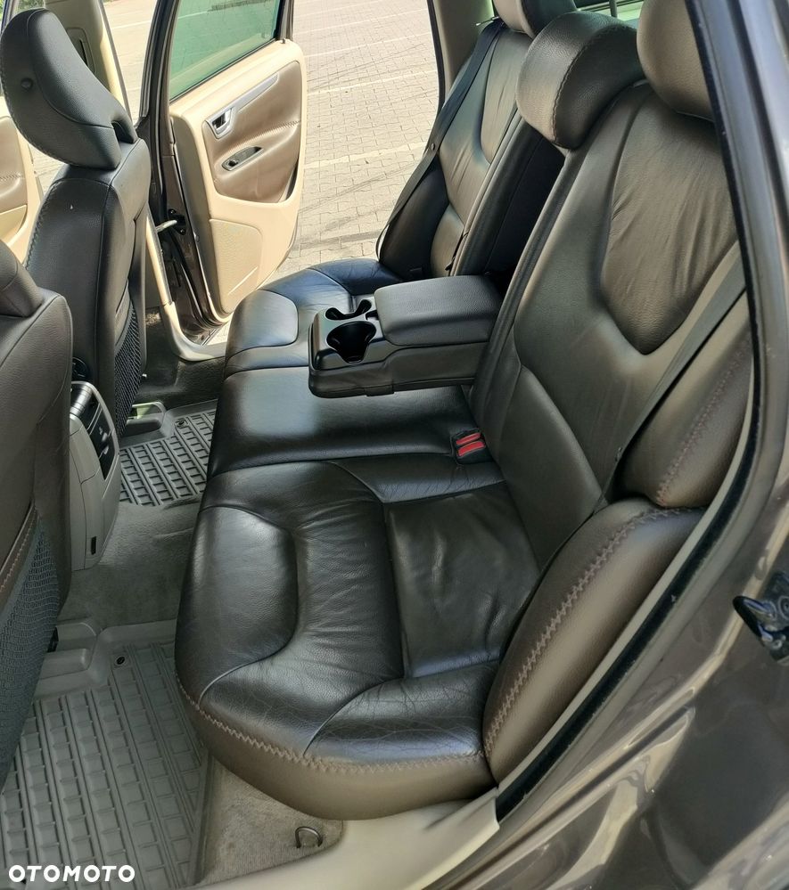 Volvo XC 70 - 8