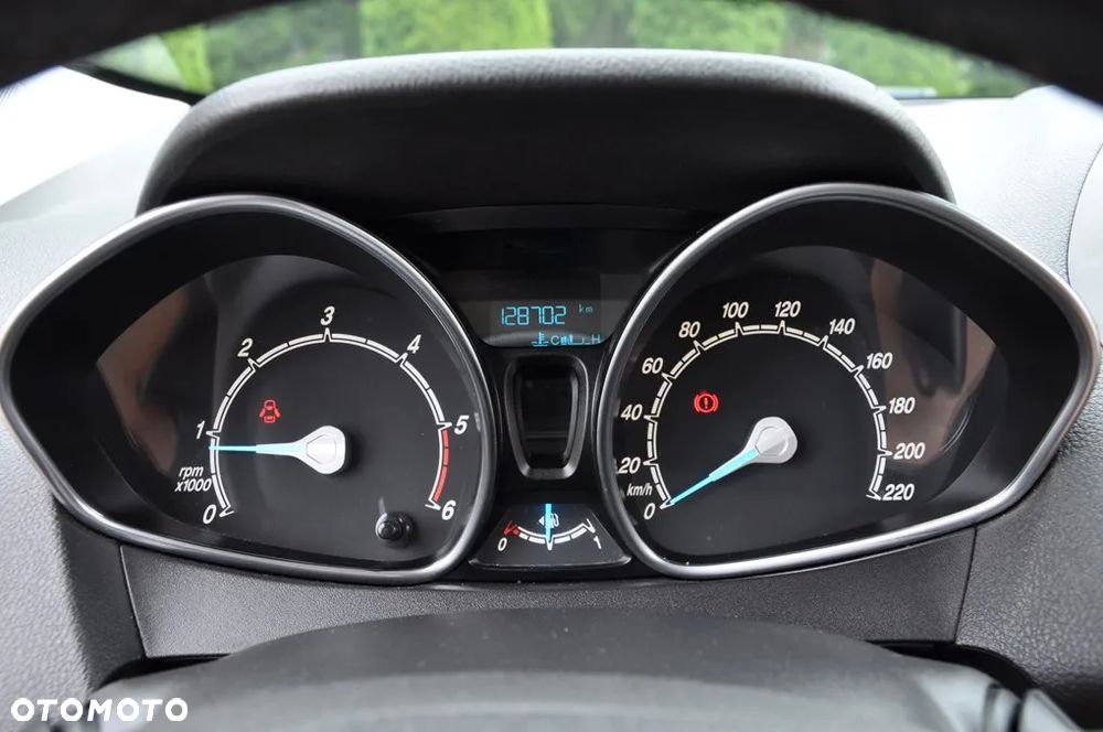 Ford Tourneo Courier 1.5 TDCi Titanium - 32