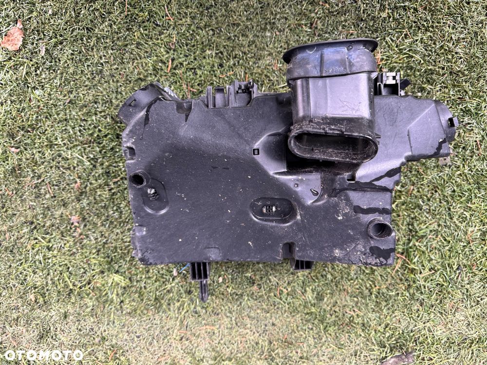 SKRZYNKA BEZPIECZNIKÓW RENAULT GRAND SCENIC MEGANE IV 284B51057R - 2