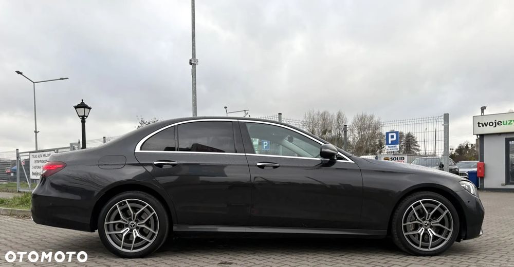 Mercedes-Benz Klasa E 300 de AMG - 4