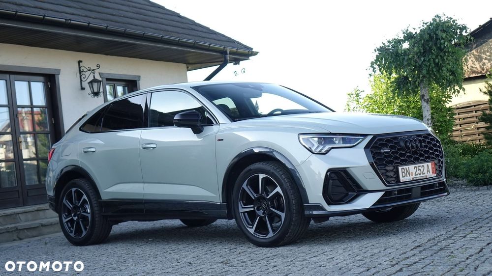 Audi Q3 Sportback - 16