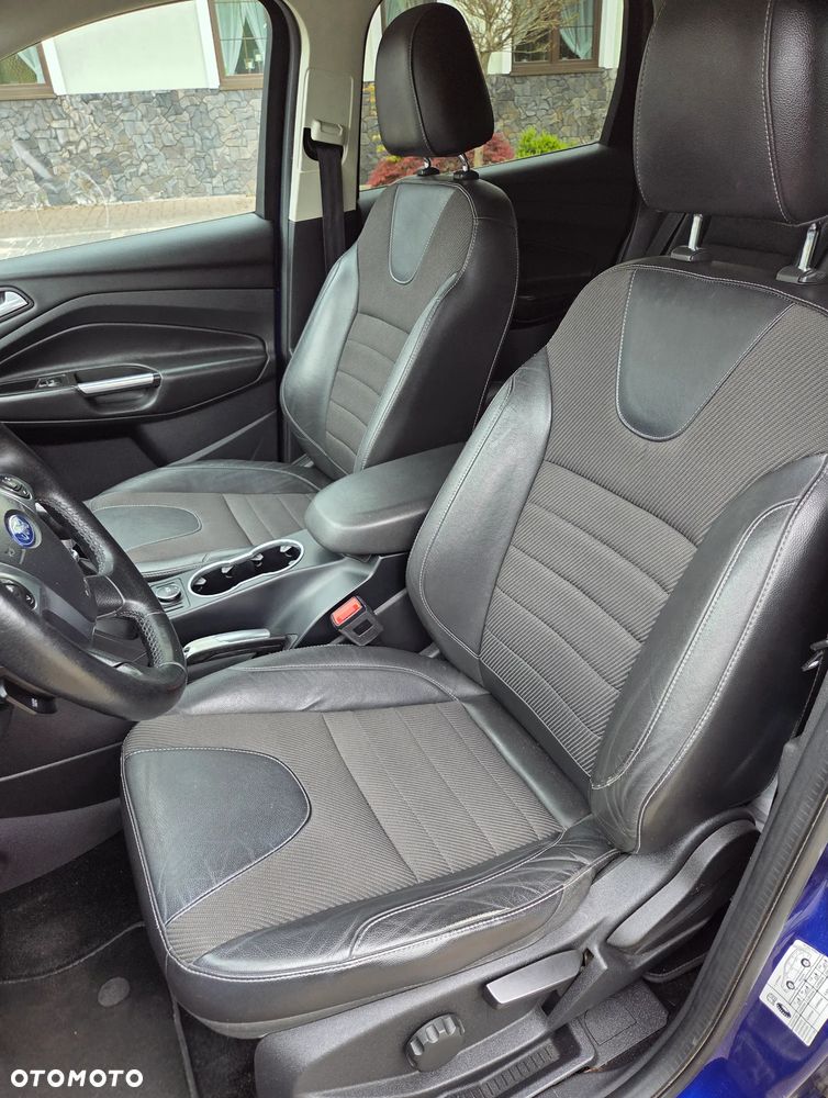 Ford Kuga 2.0 TDCi 2x4 Titanium - 19