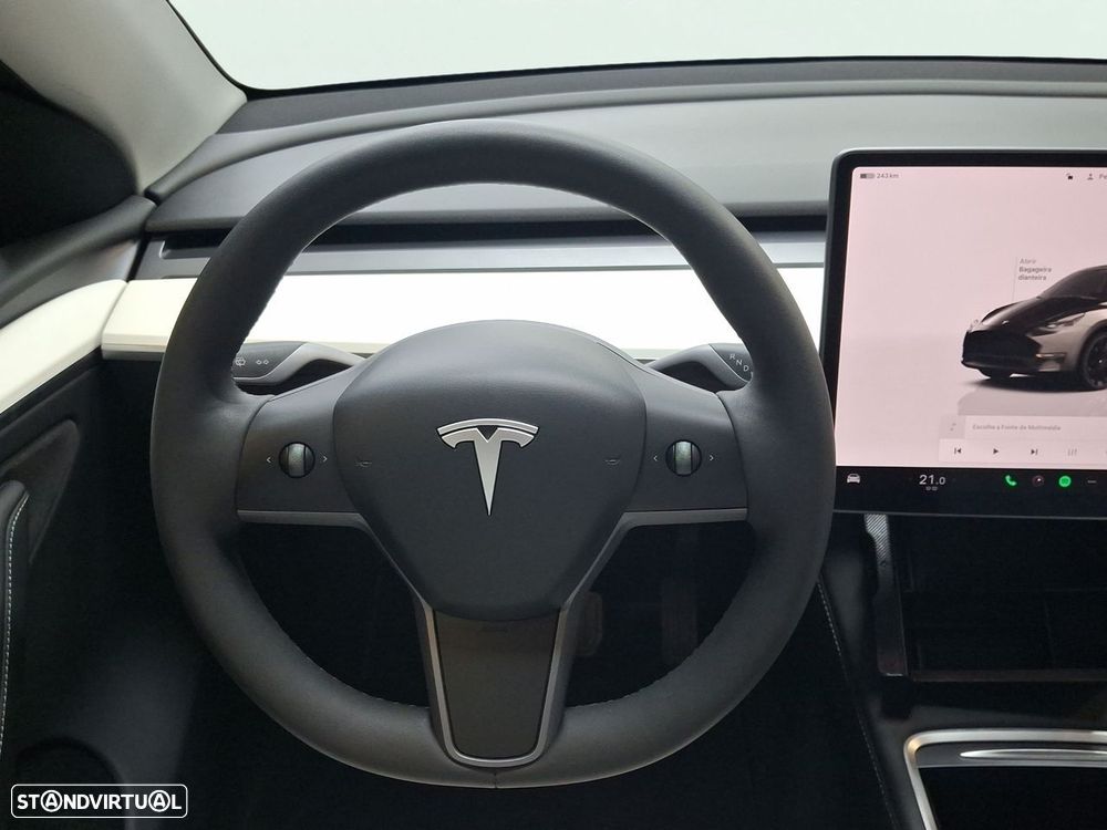 Tesla Model Y Long-Range RWD - 11