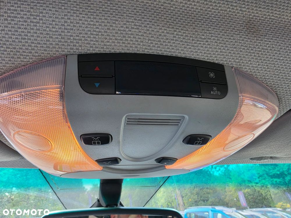 Mercedes-Benz Vito - 26