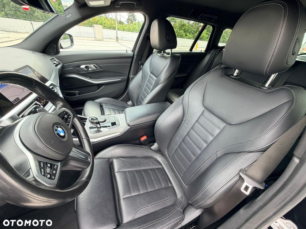 BMW Seria 3 320d xDrive M Sport - 19