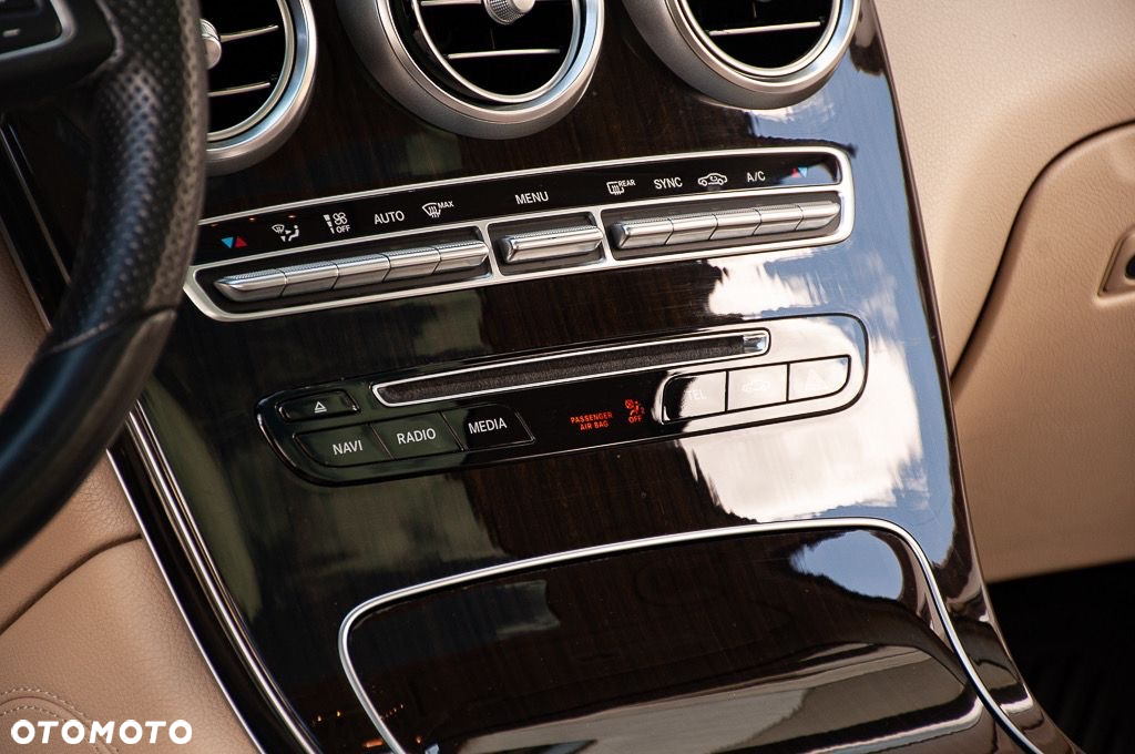 Mercedes-Benz GLC 300 4Matic 9G-TRONIC - 24