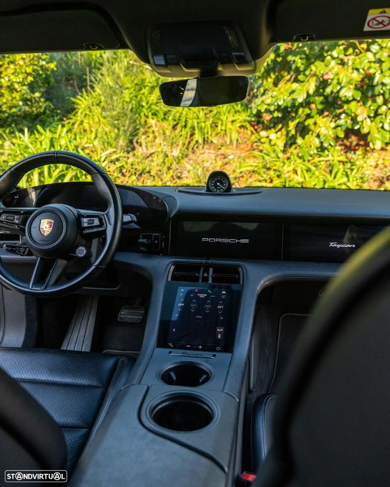 Porsche Taycan 4S - 11