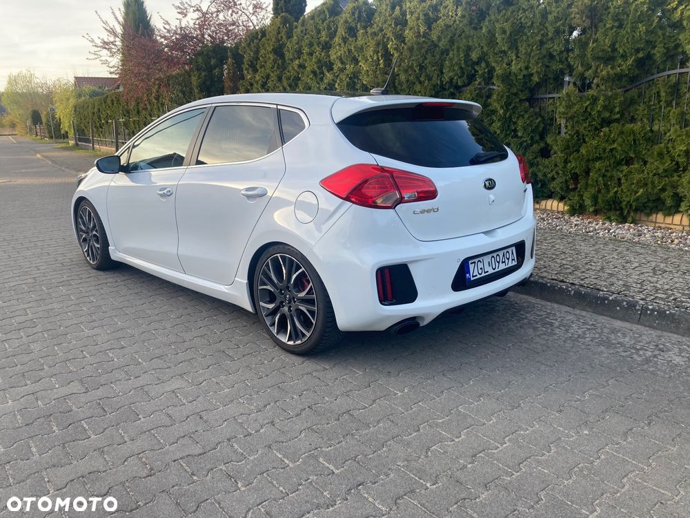 Kia Ceed 1.6 T-GDI GT XL - 25