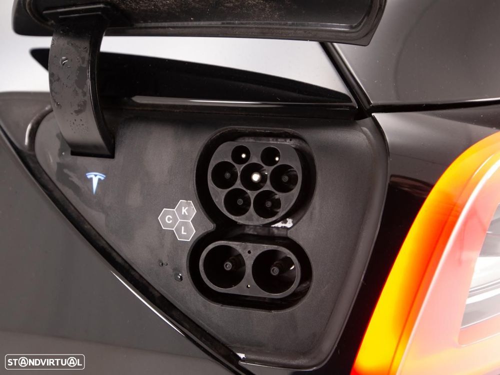 Tesla Model Y RWD - 15