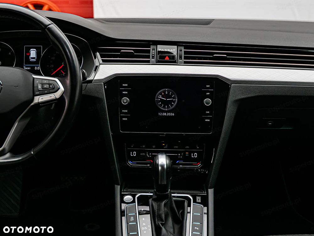 Volkswagen Passat - 17