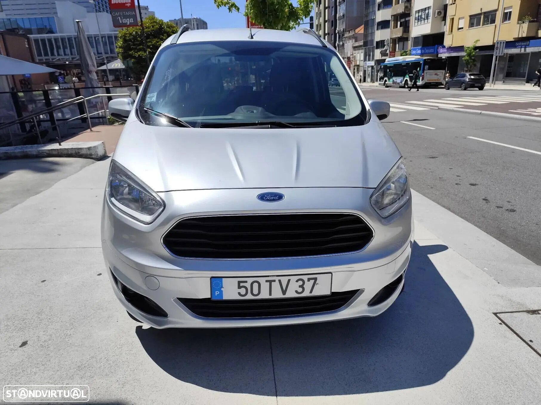 Ford Tourneo Courier 1.0 EcoBoost Titanium - 9