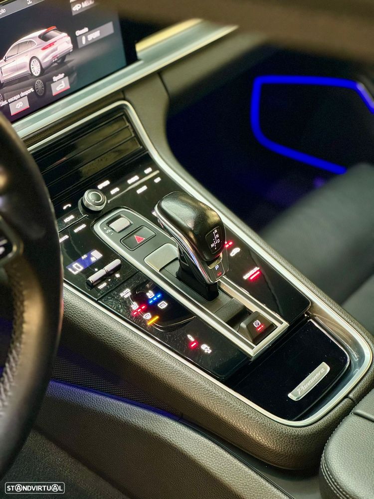 Porsche Panamera Sport Turismo 4 E-Hybrid - 16