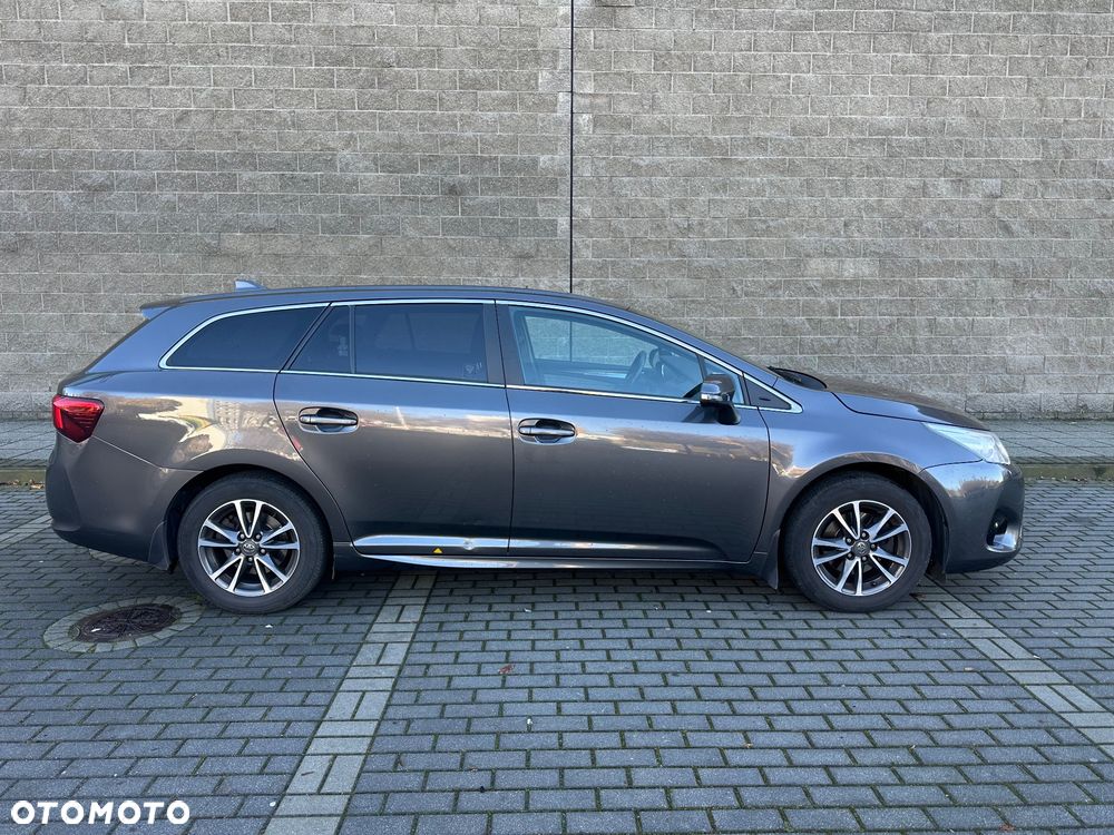 Toyota Avensis 1.8 Selection - 8