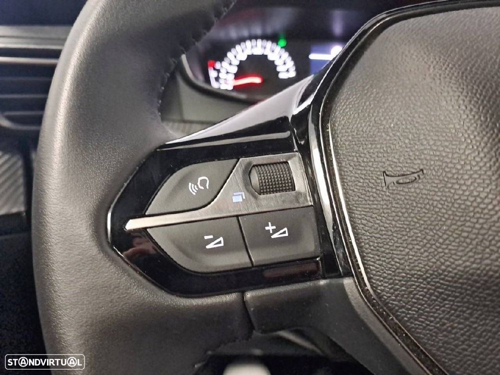 Peugeot 2008 1.2 PureTech Style - 16