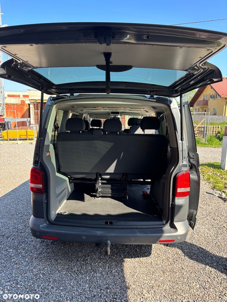 Volkswagen Caravelle - 10