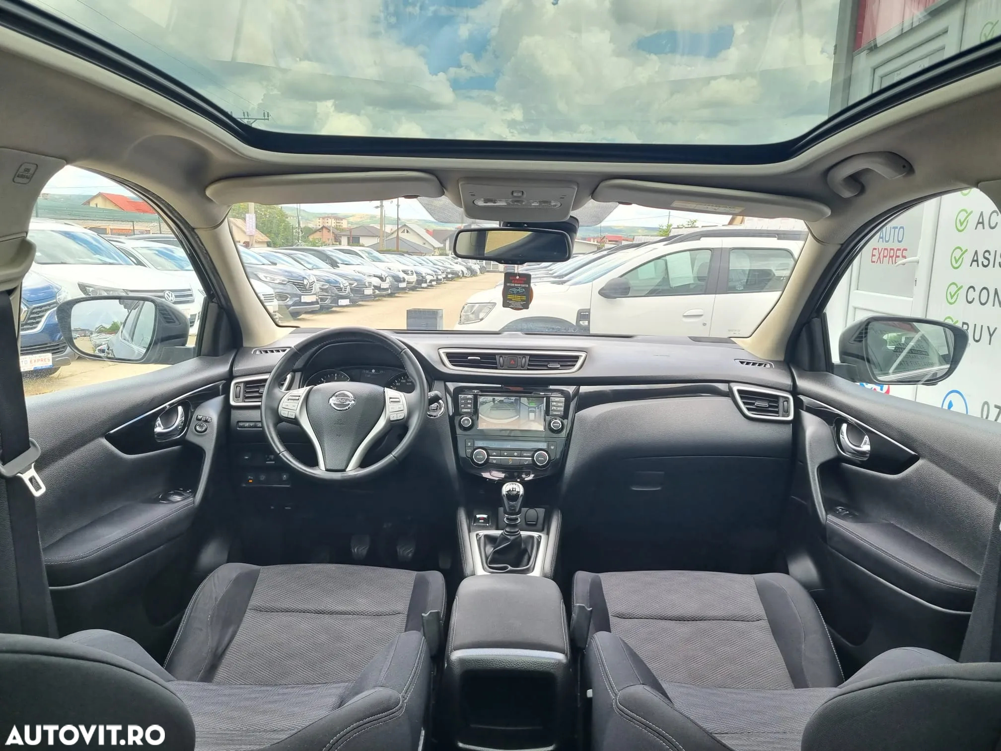 Nissan Qashqai 1.5 DCI N-Connecta - 8