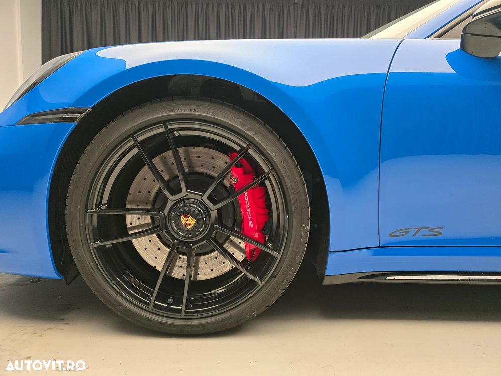 Porsche 911 4 GTS PDK - 12