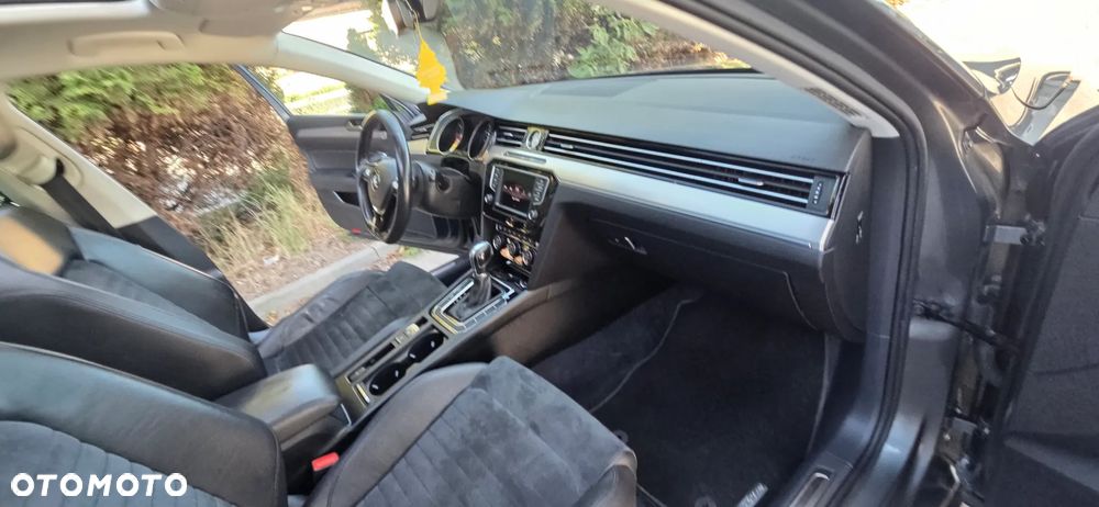 Volkswagen Passat Variant 2.0 TDI BMT Highline DSG - 39