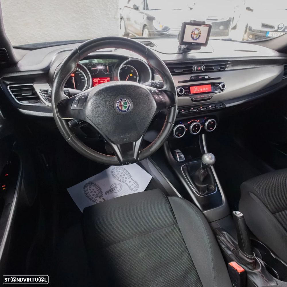 Alfa Romeo Giulietta 1.6 JTDm Veloce - 11